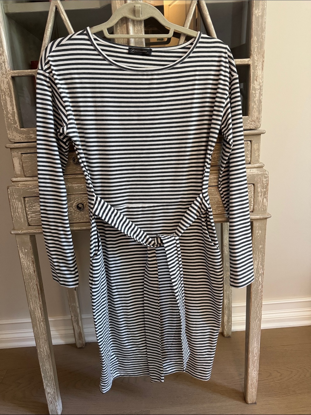 Striped Long-Sleeve Tie-Waist Dress - Black & White